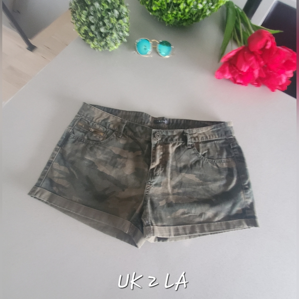 UK 2 LA Short à taille régulière de style camouflage vert kaki